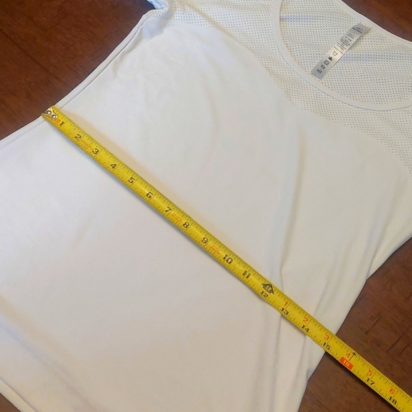 90 Degree by Reflex Workout/Athletic T-shirt - Picture 6 of 6